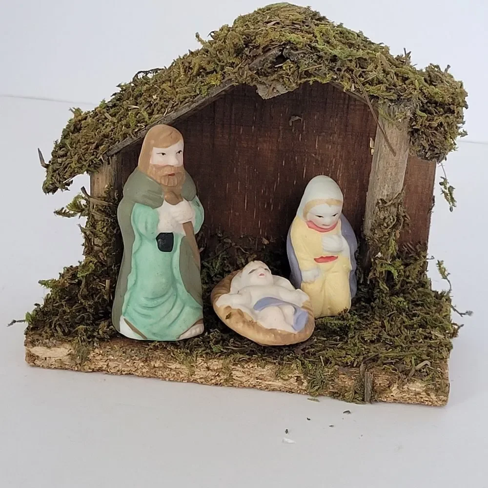 Nativity Stable 3 Figurine Set